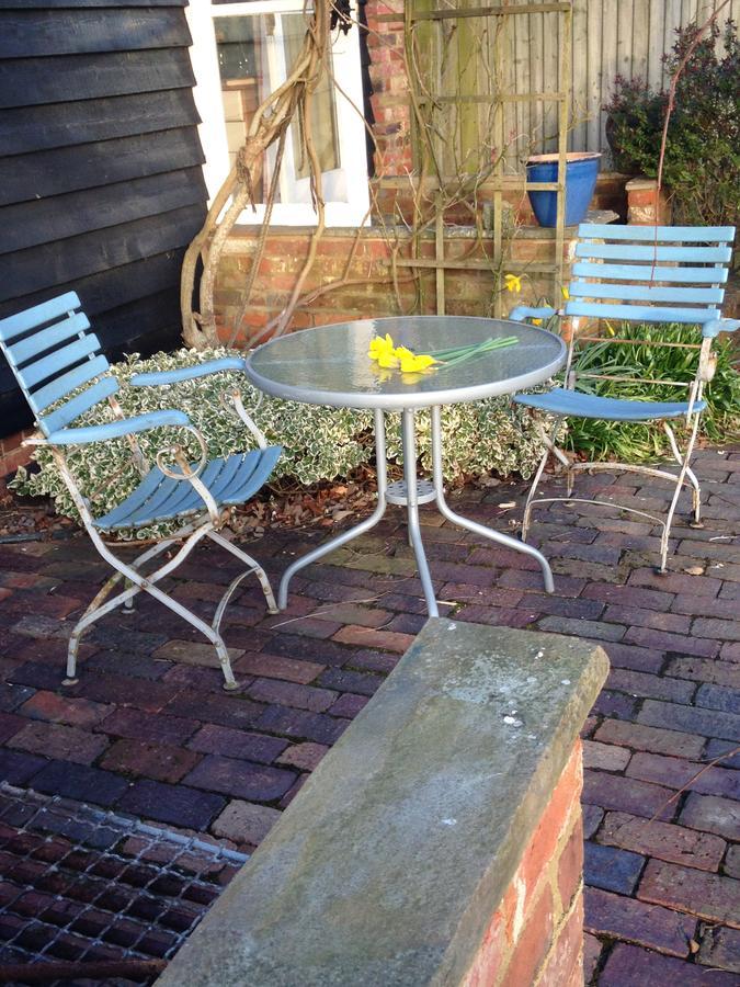 Crowhurst  St Benedicts Byre B&B المظهر الخارجي الصورة